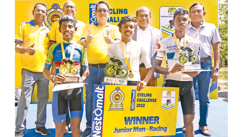 Winners with the presentation party (from left to right): Bandula Egodage, Vice President - Corporate and Regulatory Affairs, Nestlé Lanka; Ruwan Welikala, Vice President - Dairy, Nestlé Lanka; Mr. Jason Avancena, Managing Director, Nestlé Lanka; Dr. Amal Harsha de Silva Secretary, Ministry of Youth Affairs and Sports; Major General Palitha Fernando, President, Sri Lanka Athletics.