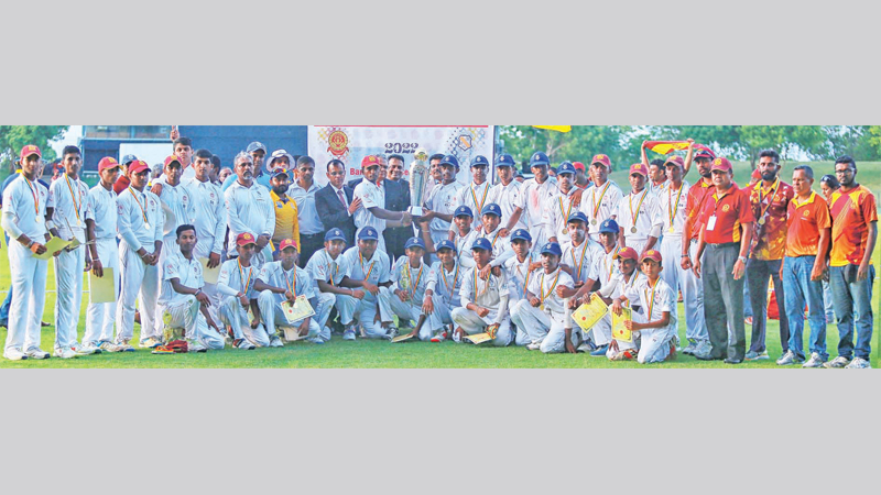 St. Joseph's College and Bandarawela Central Collage teams with the trophy and officials