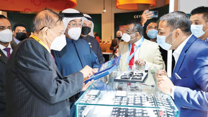 After the function, the Ministers visiting the Sri Lanka Exhibition Stall at the Expo Exhibition Grounds.