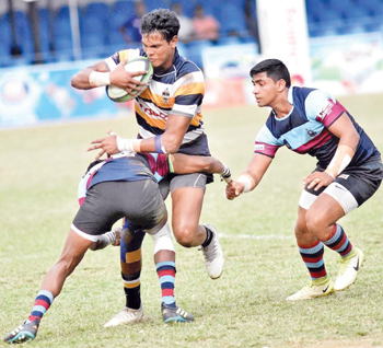 Action from the match between St. Peter’s and St. Anthony’s   (Pix by Malan Karunaratne, Sudath Nishantha and courtesy The Papare.com)     