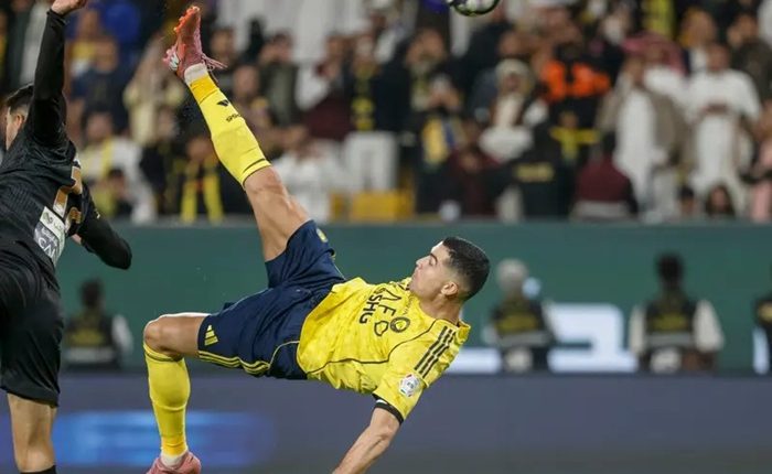 Ronaldo bicycle kick