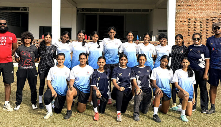 1000 Girls U20 Team Copy