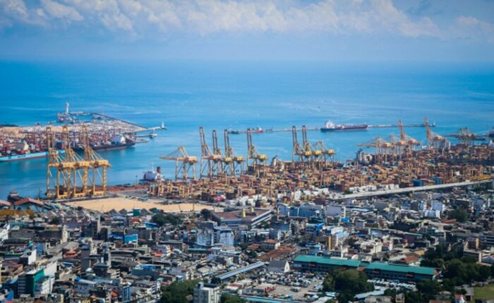Colomno Port