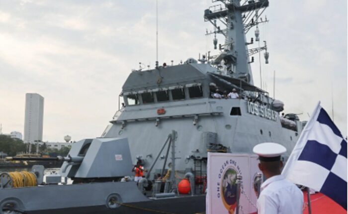 India Pakistan ship